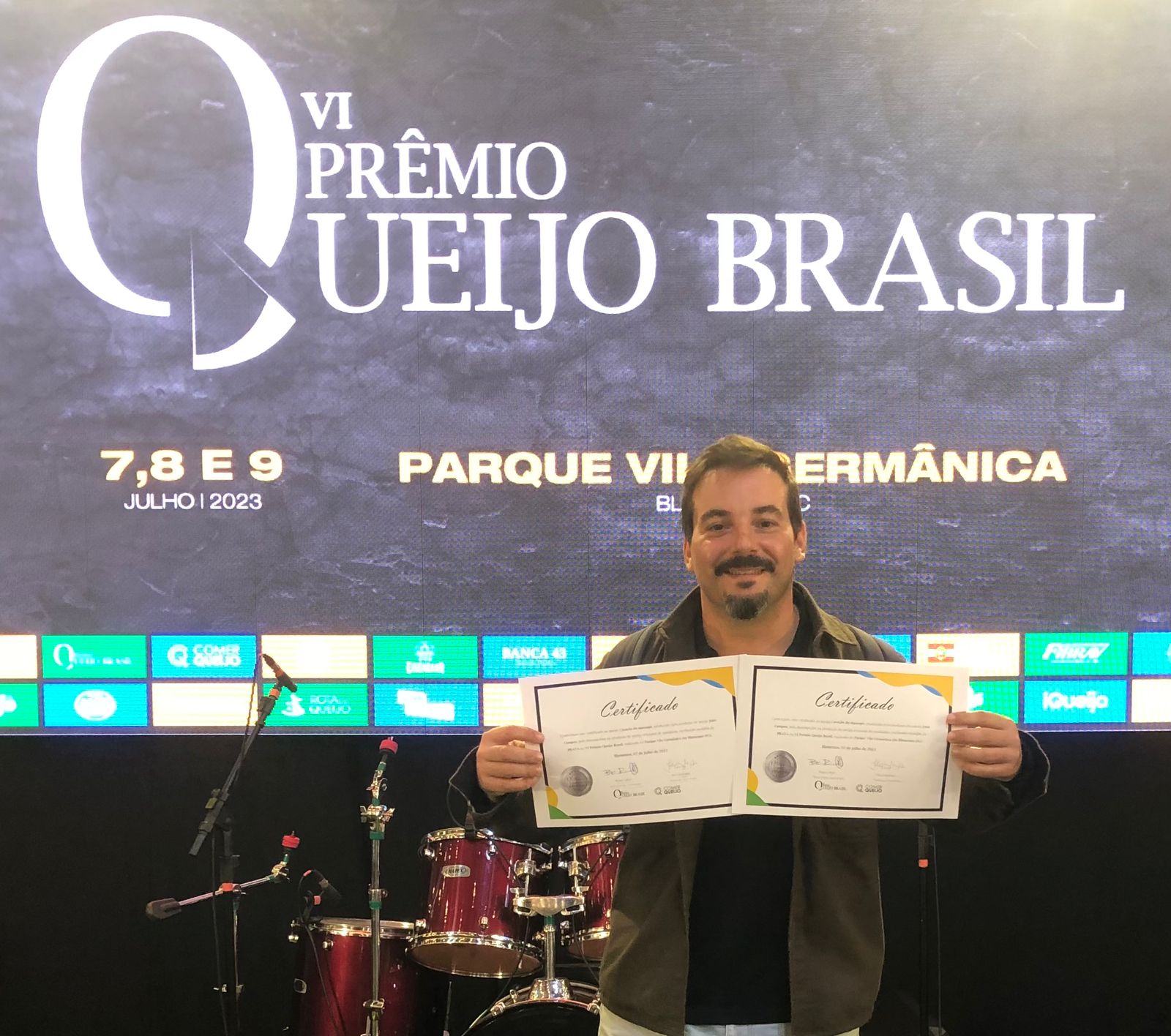 Queijaria certificada pelo SIM, conquistou duas medalhas de prata no VI Prêmio Queijo Brasil .