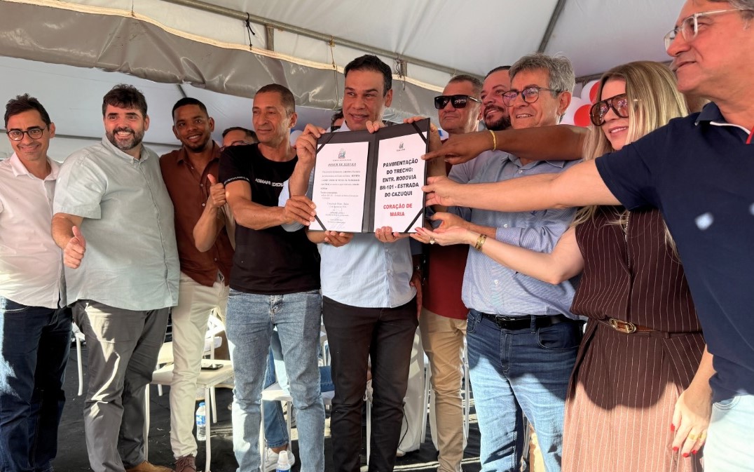 Coração de Maria e o Portal do Sertão avançam com pavimentação da Estrada do Riachão.