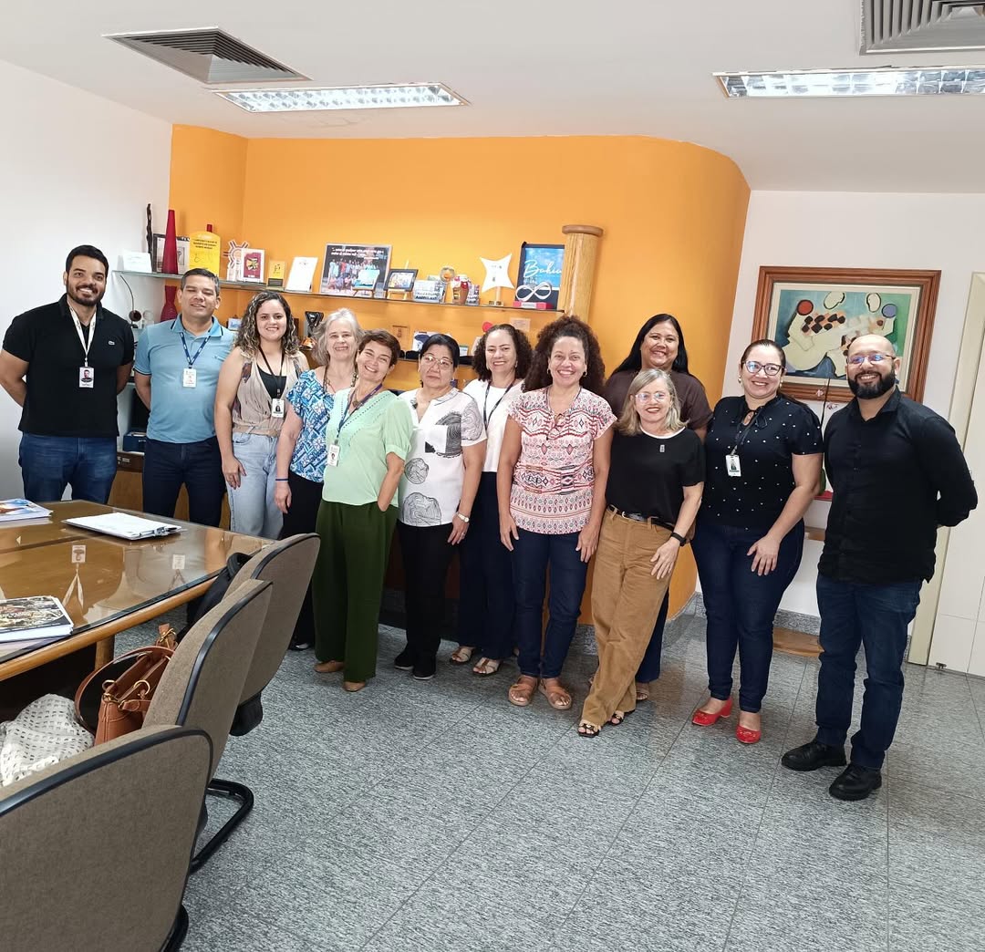 Reunião com a reitoria, coordenação e departamentos da UEFS